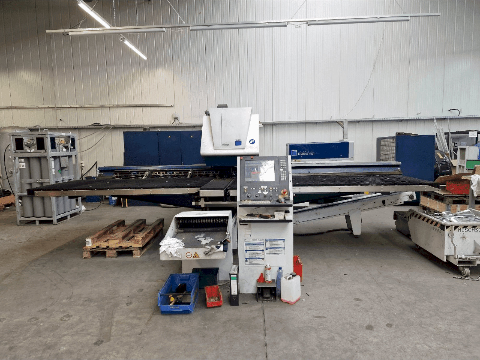 Vooraanzicht  van TRUMPF TruMatic 3000 Fiber  machine