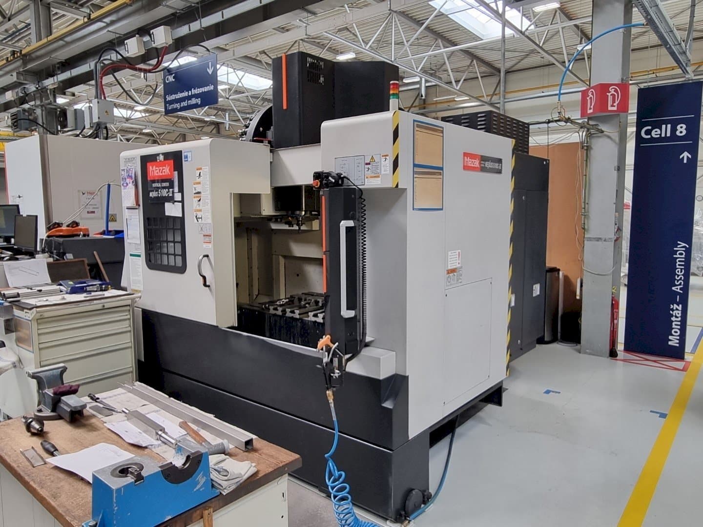 Vooraanzicht van Mazak Nexus 510C - II machine