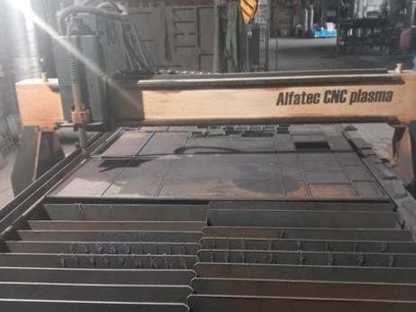 Vooraanzicht  van ALFATEC CNC 1,5x3M PROFI  machine