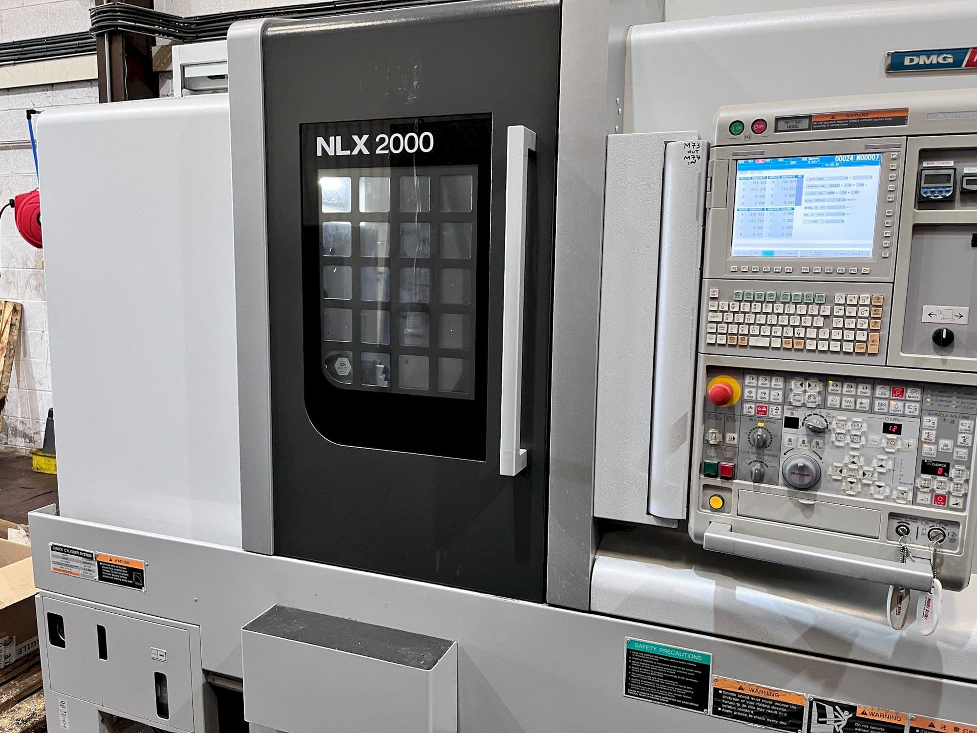 Vooraanzicht  van MORI SEIKI NLX 2000MC/500  machine