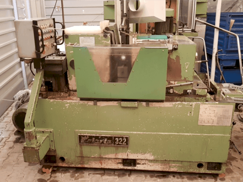 Vooraanzicht  van Estarta 322  machine