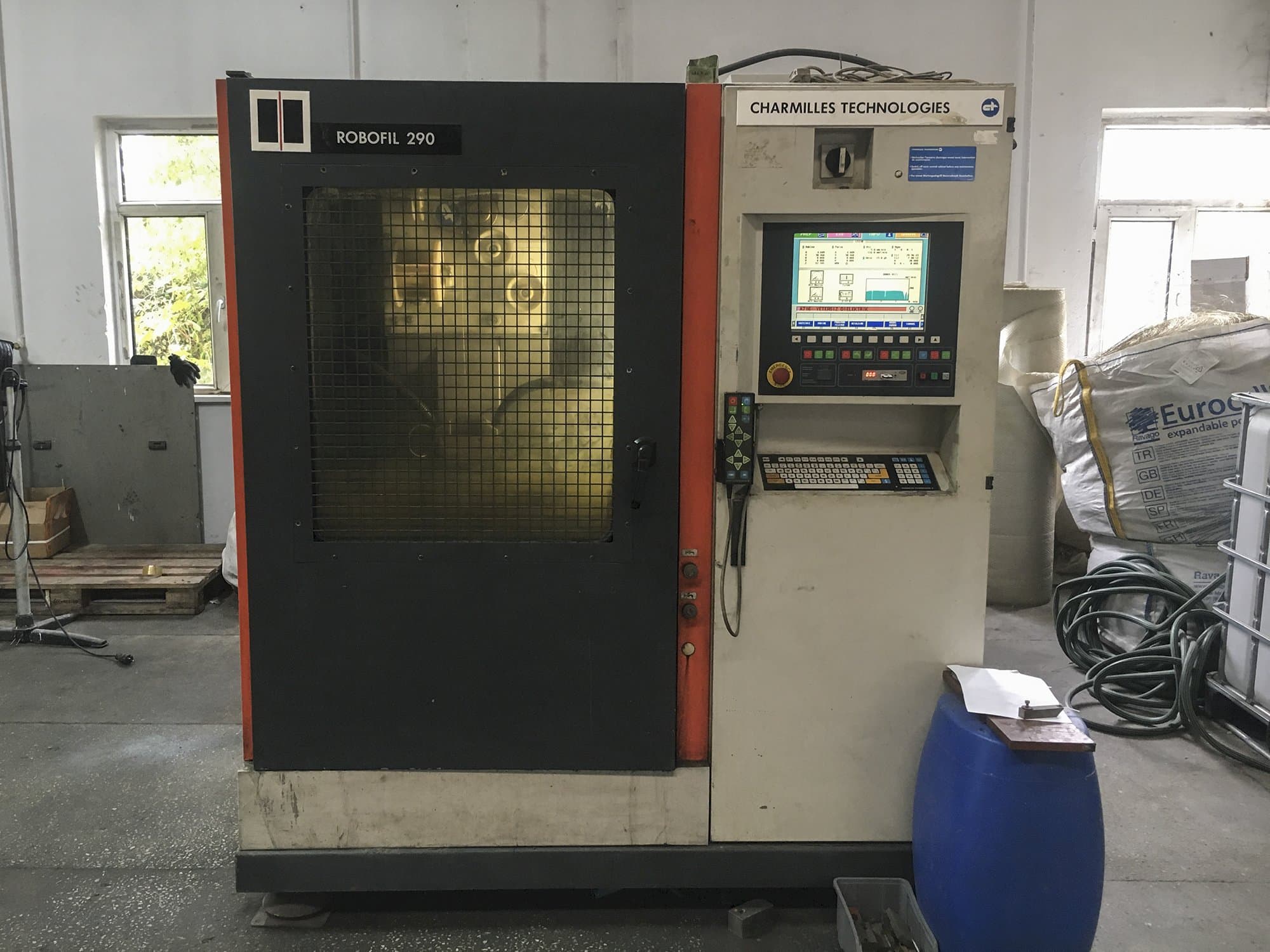 Vooraanzicht  van CHARMILLES ROBOFIL 290 machine