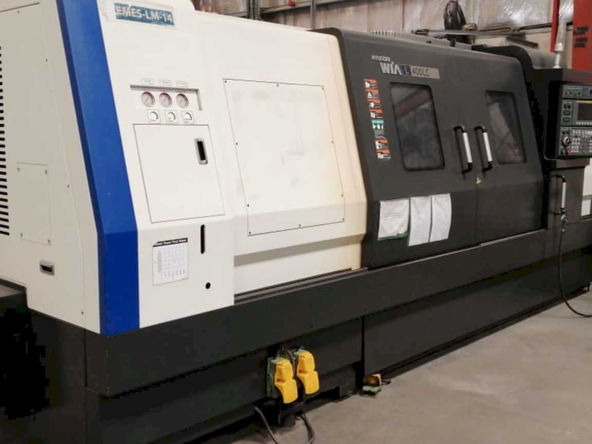 Vooraanzicht  van Hyundai Wia L400LC  machine