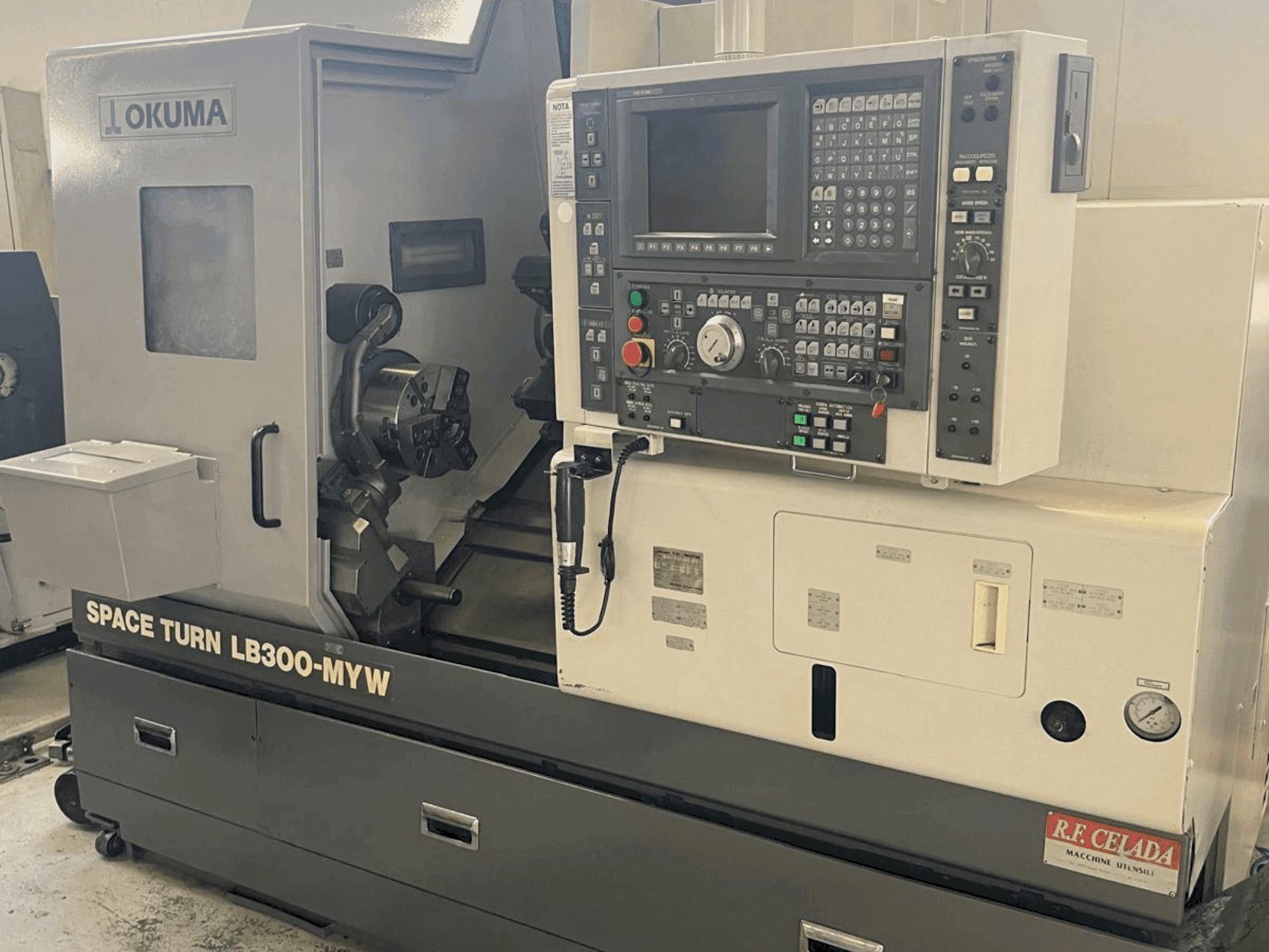 Vooraanzicht  van Okuma SPACE TURN LB 300 MYW  machine