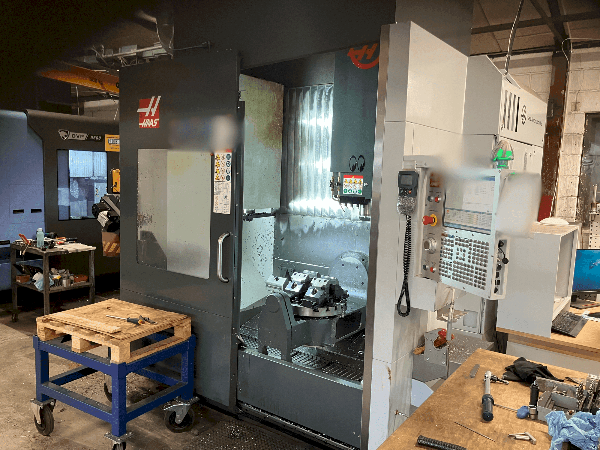 Vooraanzicht  van HAAS UMC-750  machine