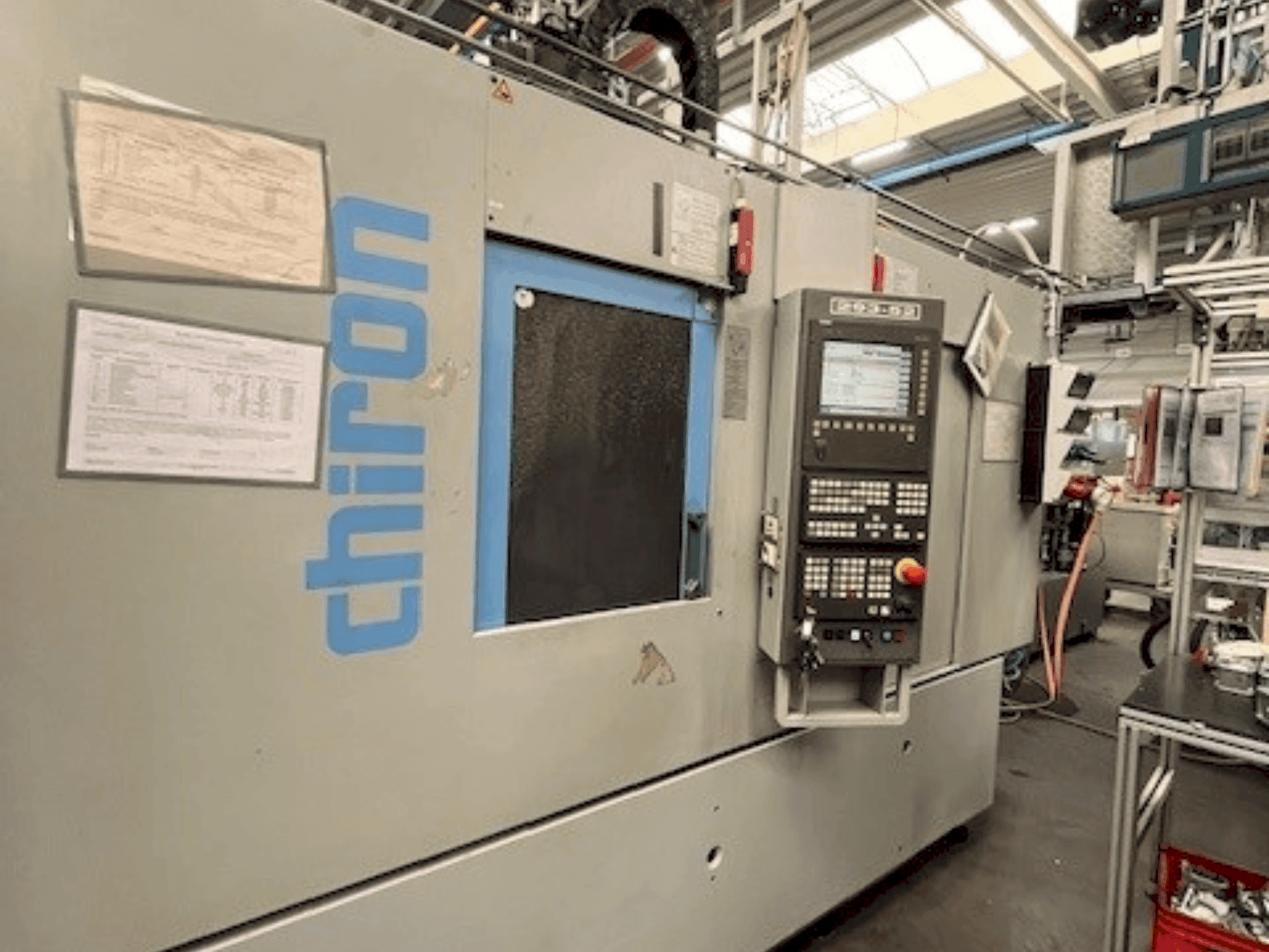 Vooraanzicht  van CHIRON DZ15KWM HS  machine