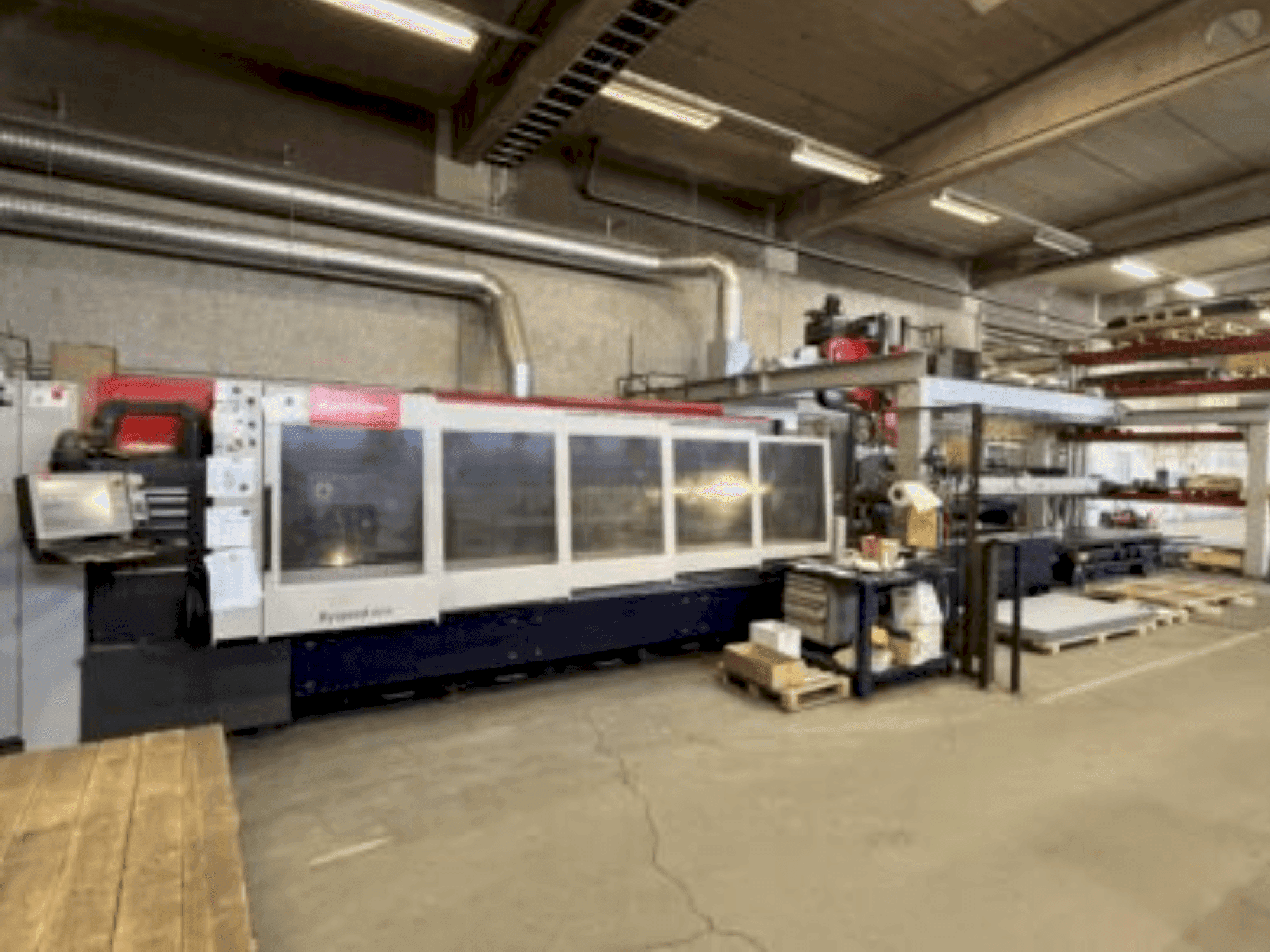Vooraanzicht  van Bystronic Bysprint 3015  machine