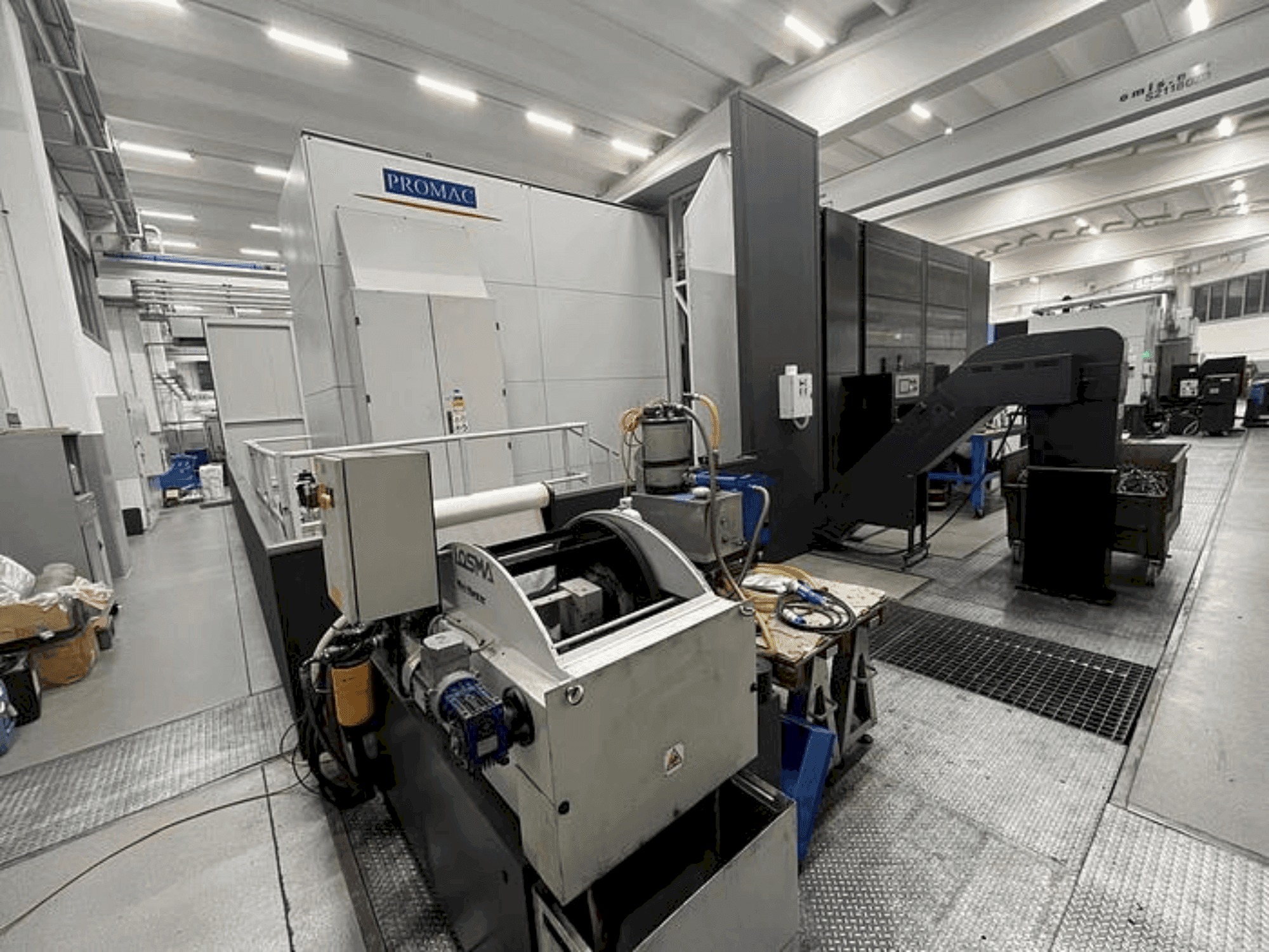 Vooraanzicht  van PROMAC ETESIAN HMC. A PORTALE  machine