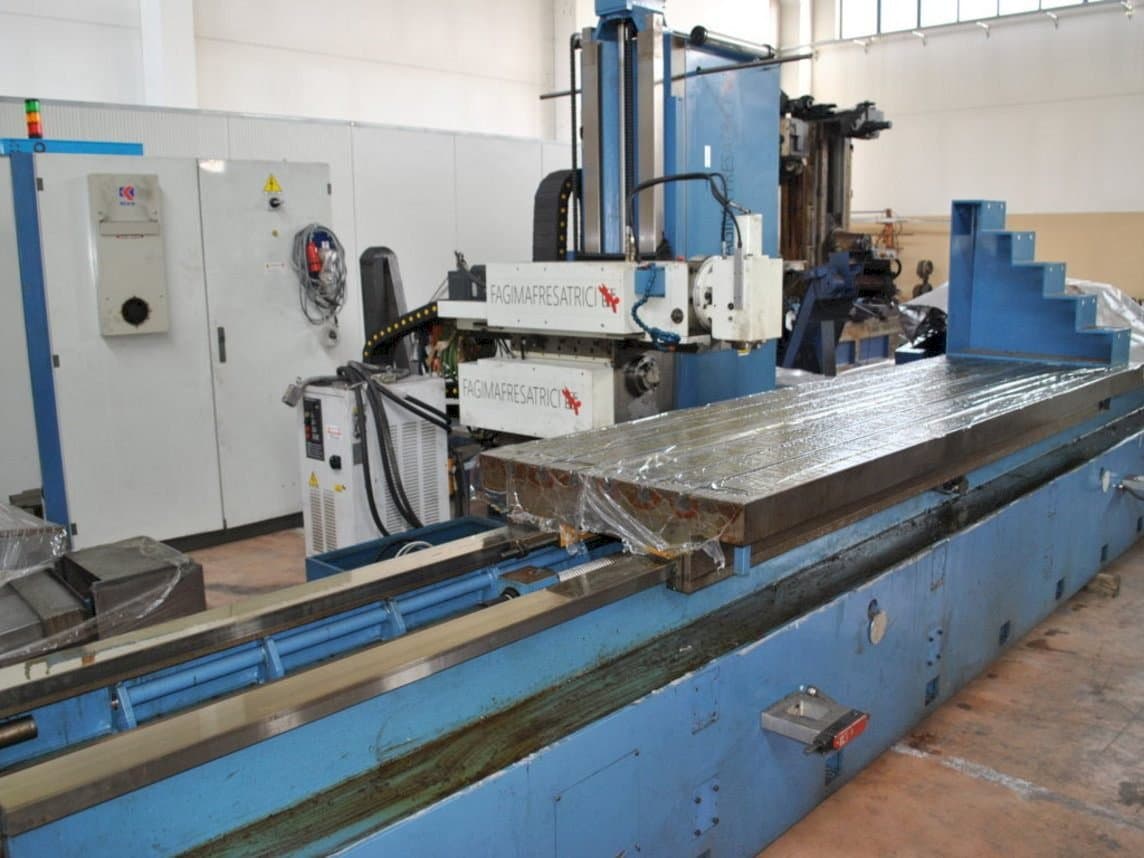 Vooraanzicht  van Fagima  MMO 300  machine