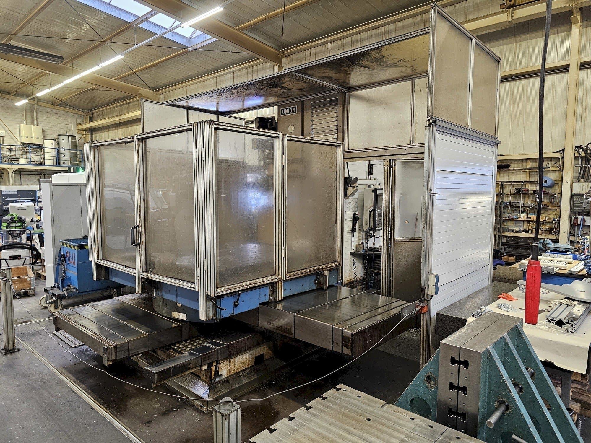 Vooraanzicht  van UNION TC 110  machine