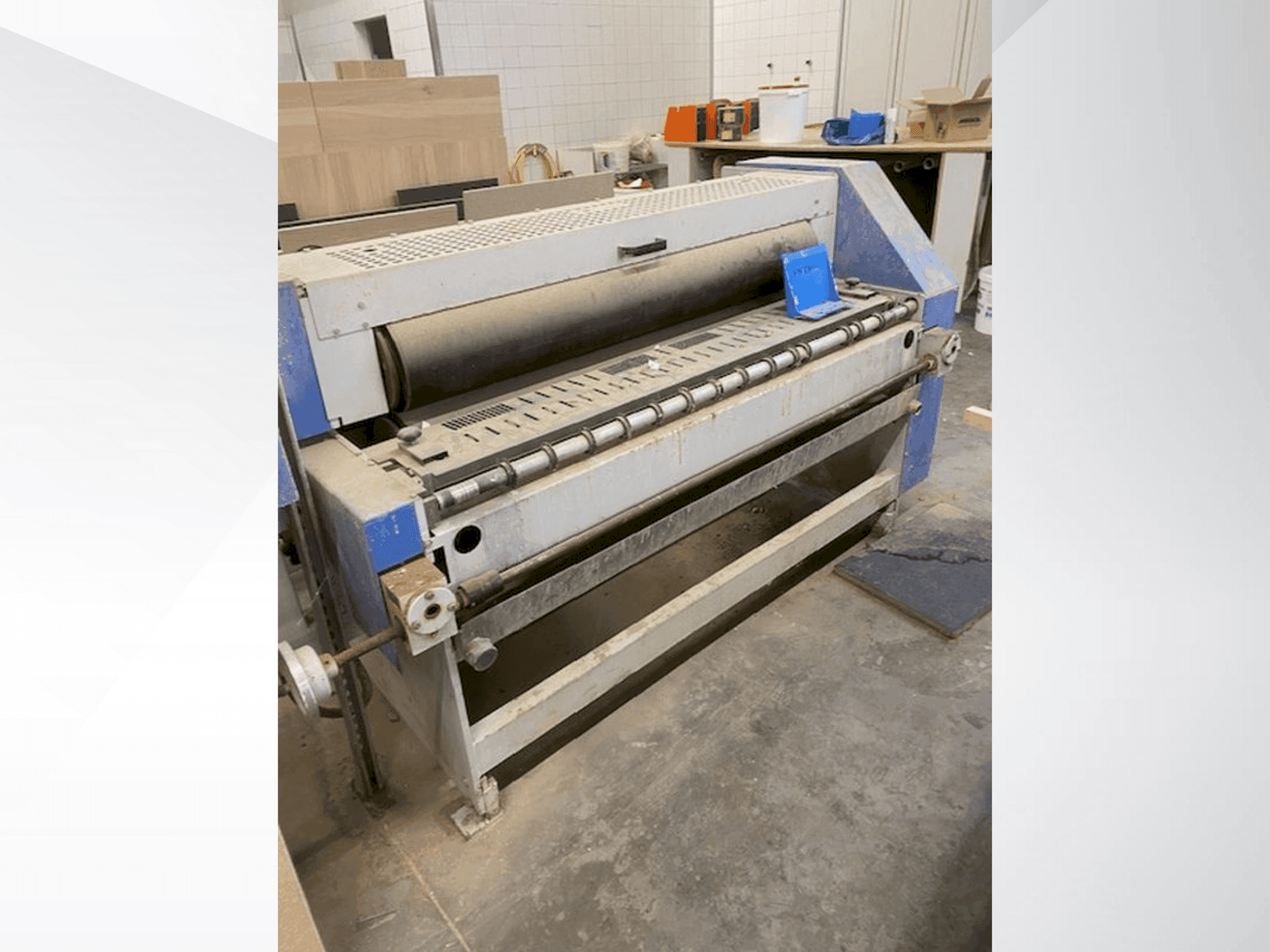 Vooraanzicht  van HYMMEN TLA  machine