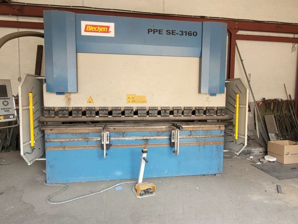 Vooraanzicht  van Blecken PPE SE-3160  machine