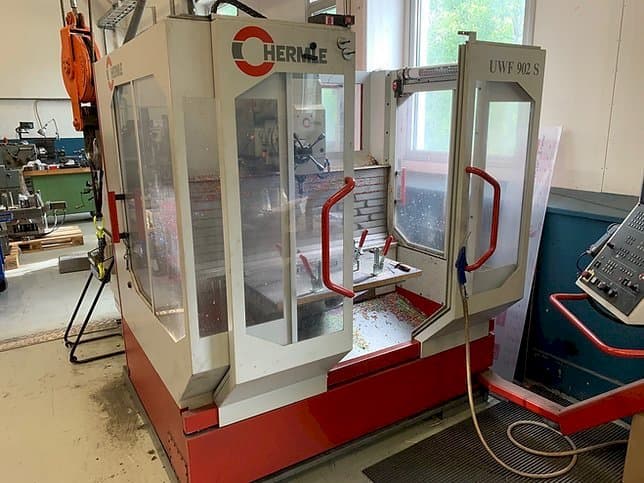 Vooraanzicht  van HERMLE UWF 902 S  machine