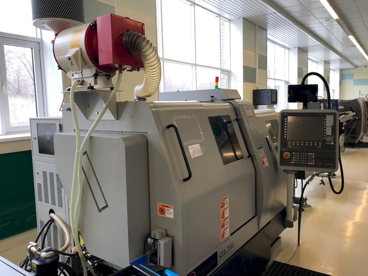 Vooraanzicht  van Hanwha STL 38H  machine