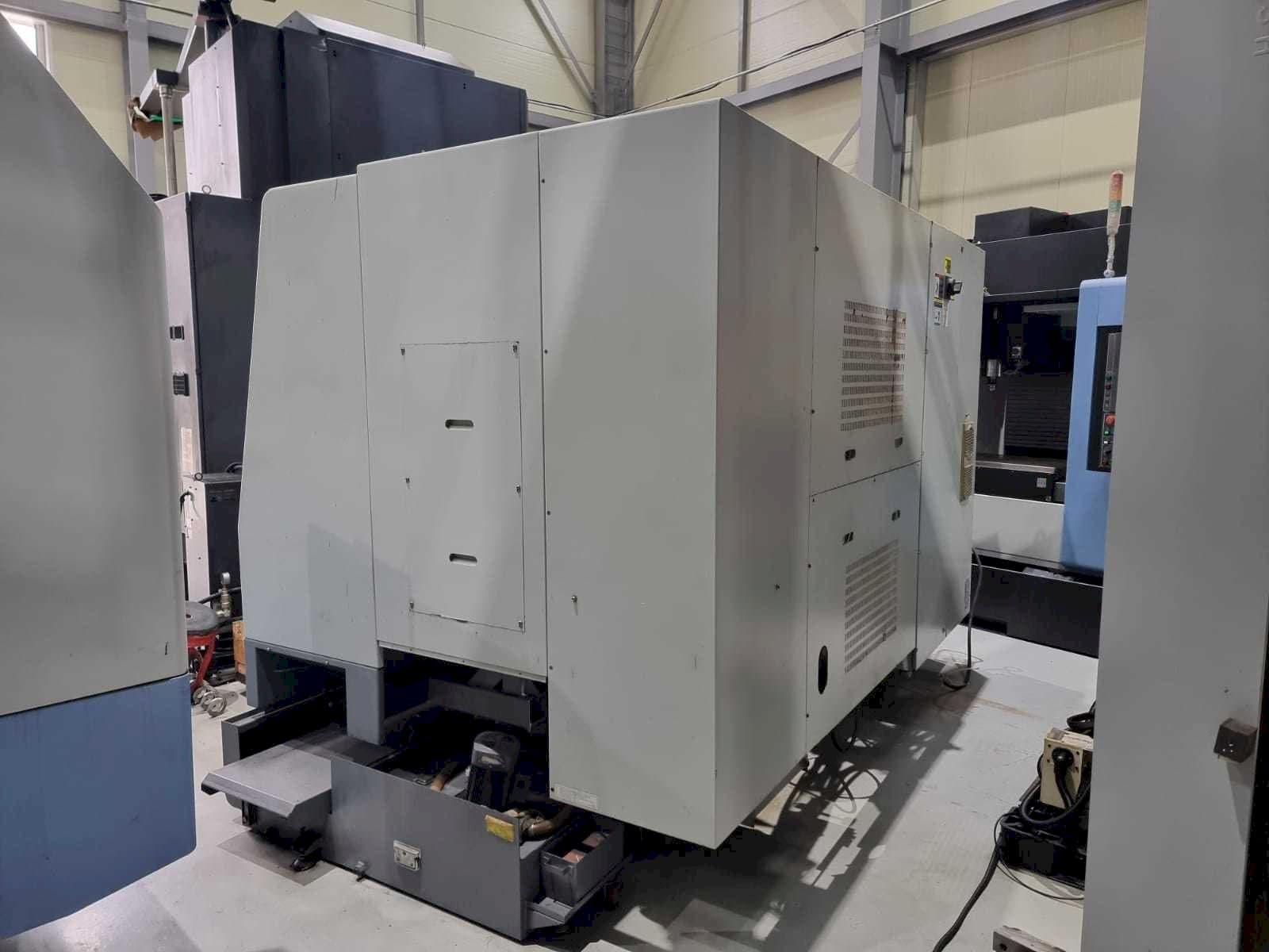 Vooraanzicht  van Hyundai Kia SKT250Y  machine