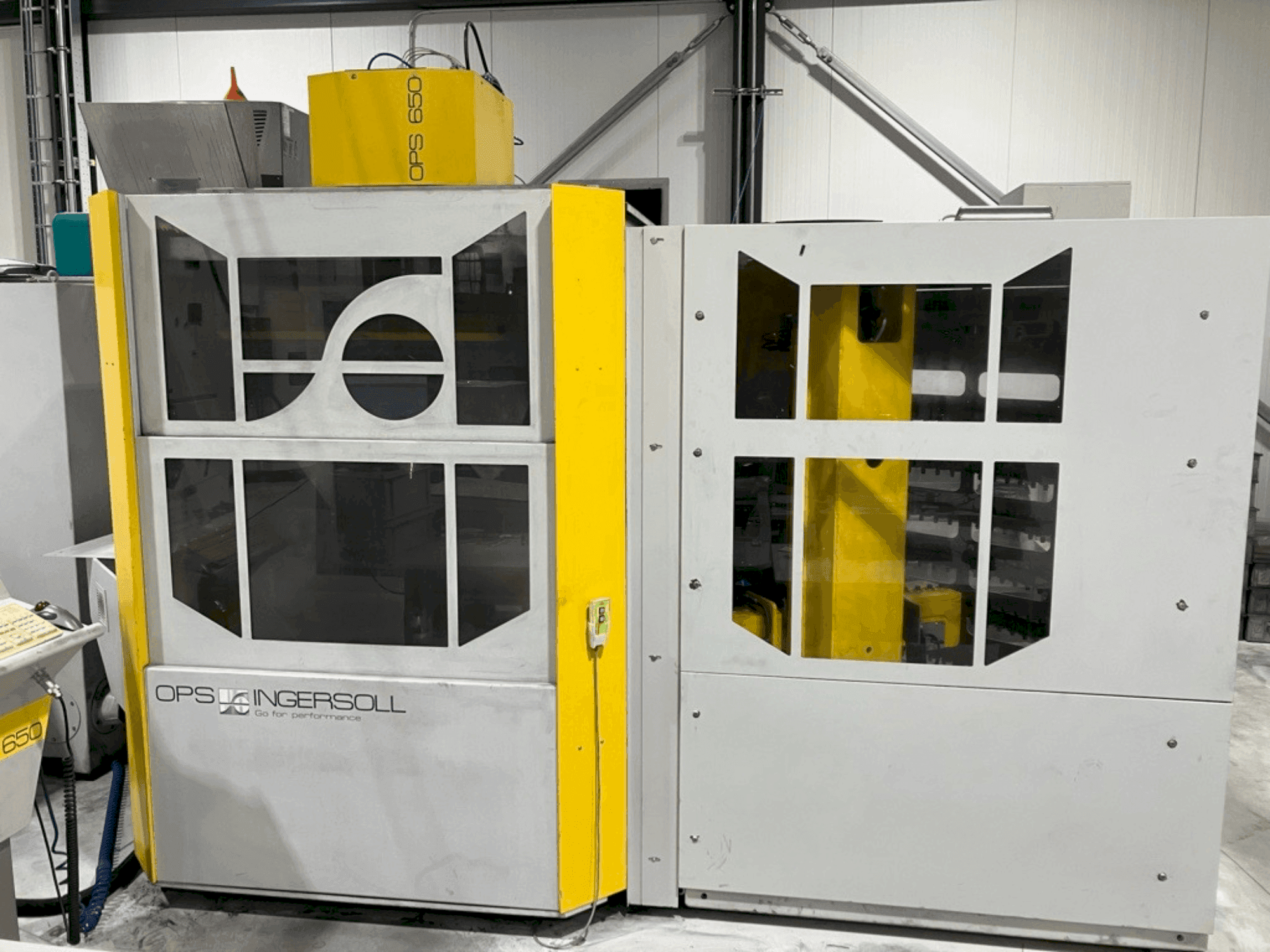 Vooraanzicht  van OPS INGERSOLL 650  machine