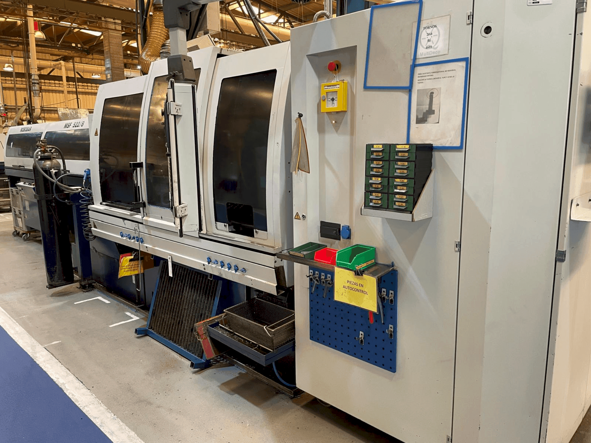 Vooraanzicht  van TORNOS MultiDeco 20-8b  machine