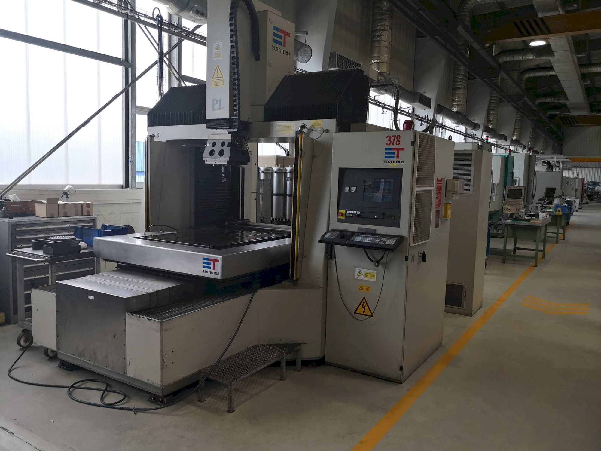 Vooraanzicht  van ELOTHERM ELBOMAT P1  machine