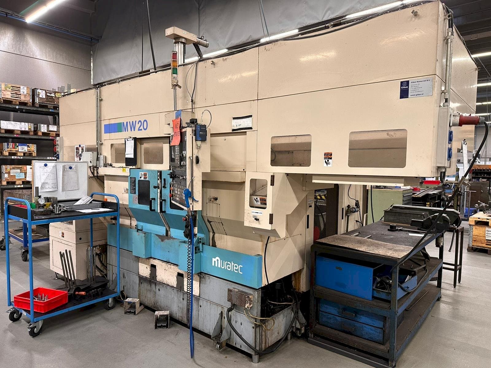 Vooraanzicht  van Muratec MW20  machine