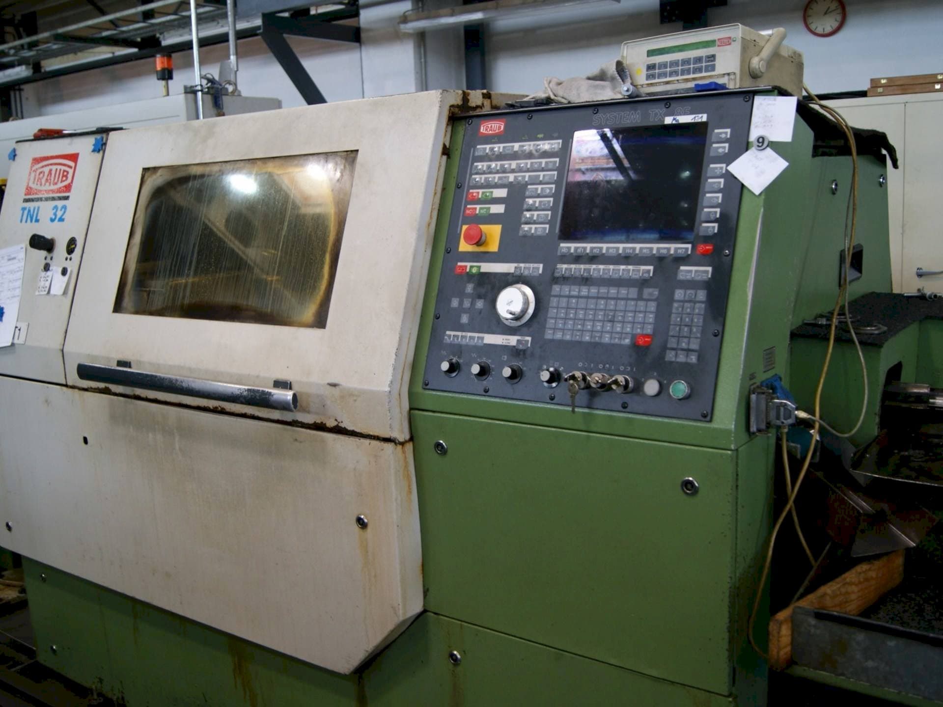 Vooraanzicht  van TRAUB TNL 32G  machine