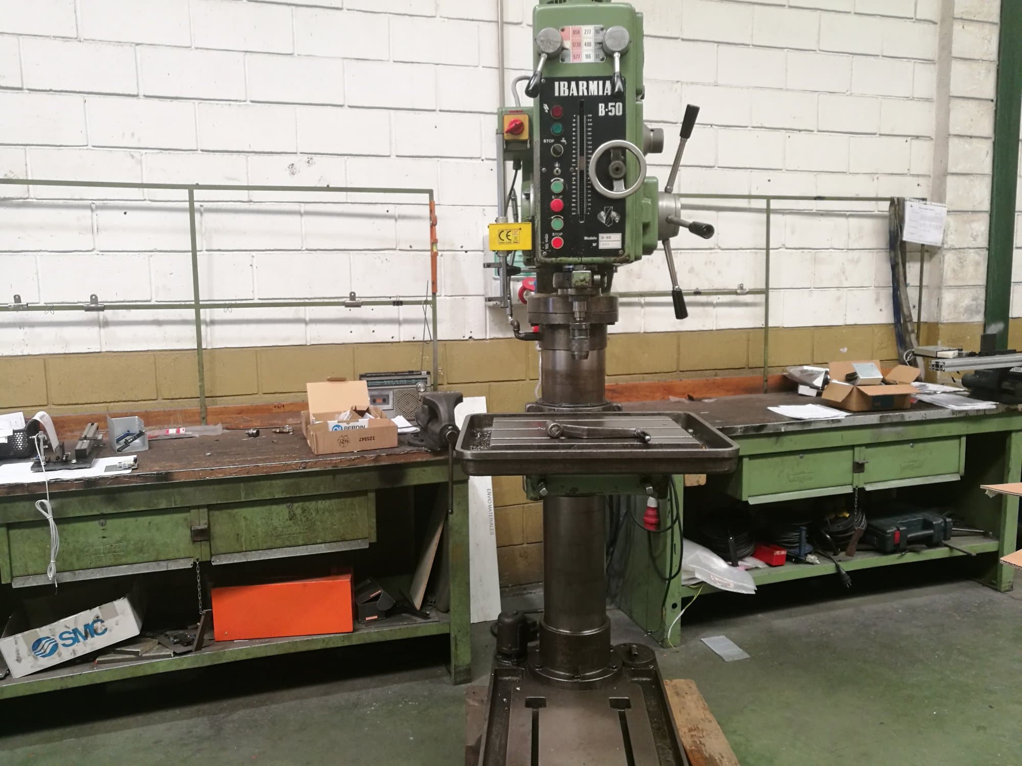 Vooraanzicht  1 van IBARMIA B-50 machine