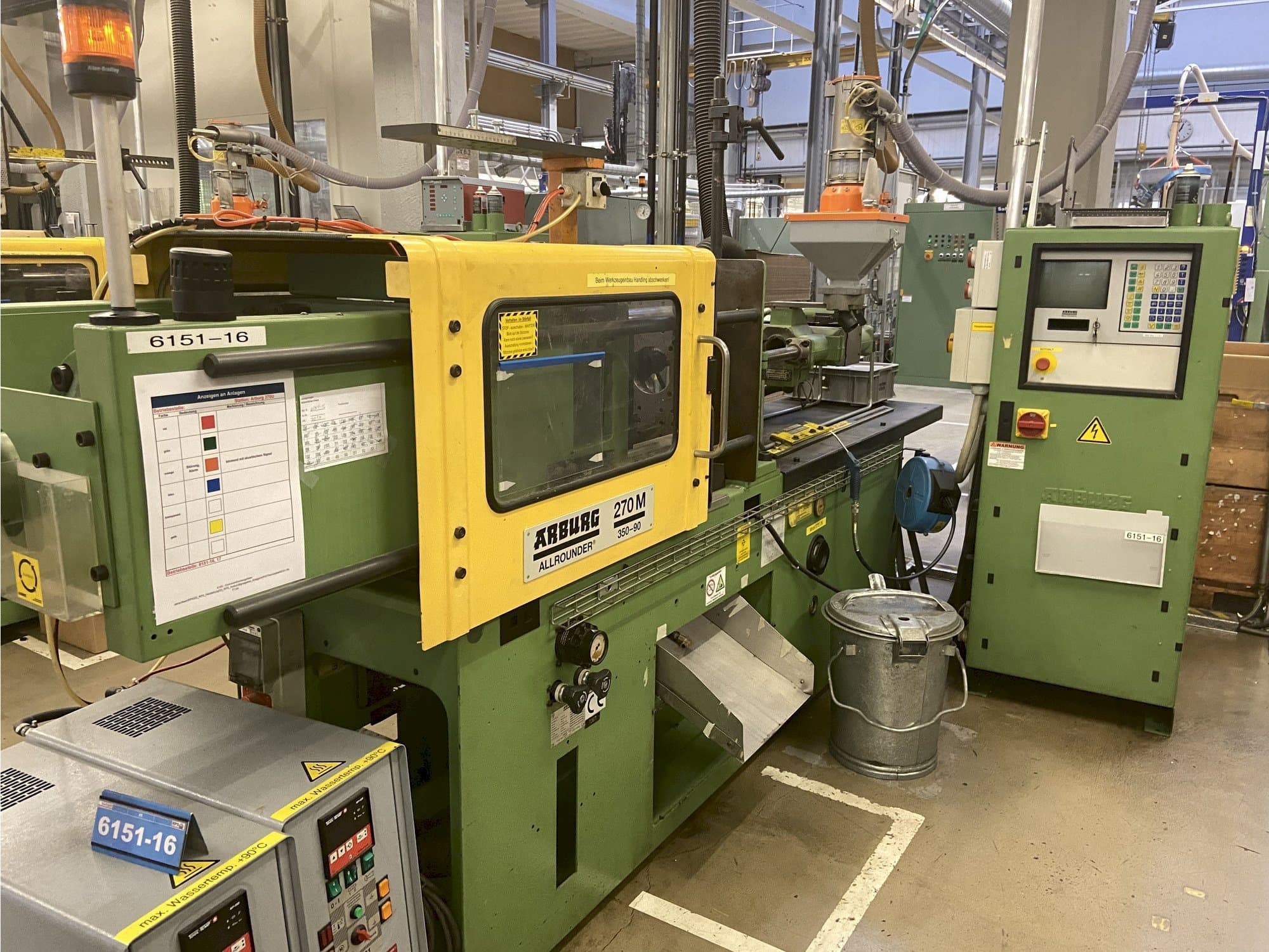 Vooraanzicht  van Arburg ALLROUNDER 270 M 350 - 90  machine