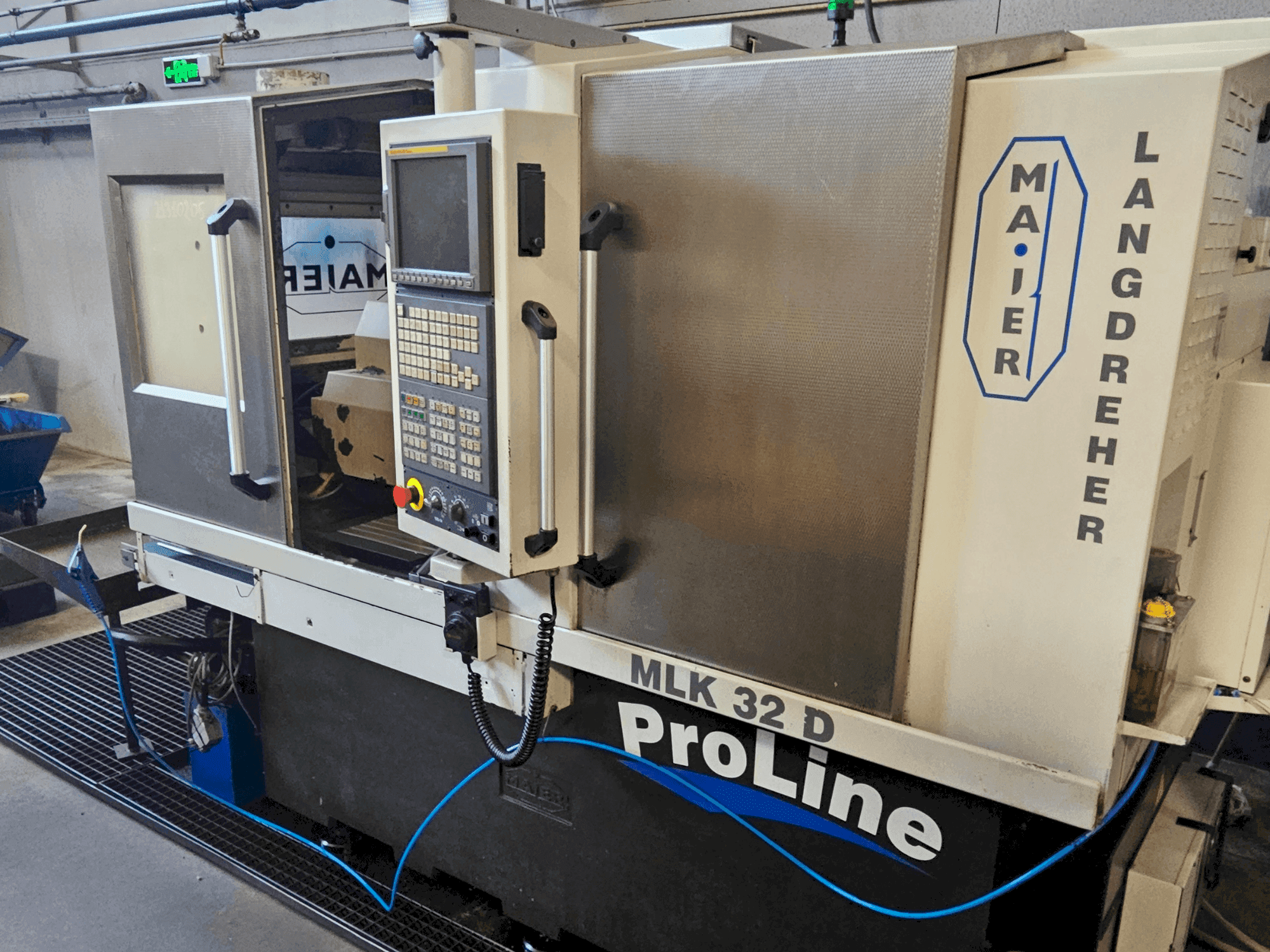 Vooraanzicht  van Maier MLK 32D  machine