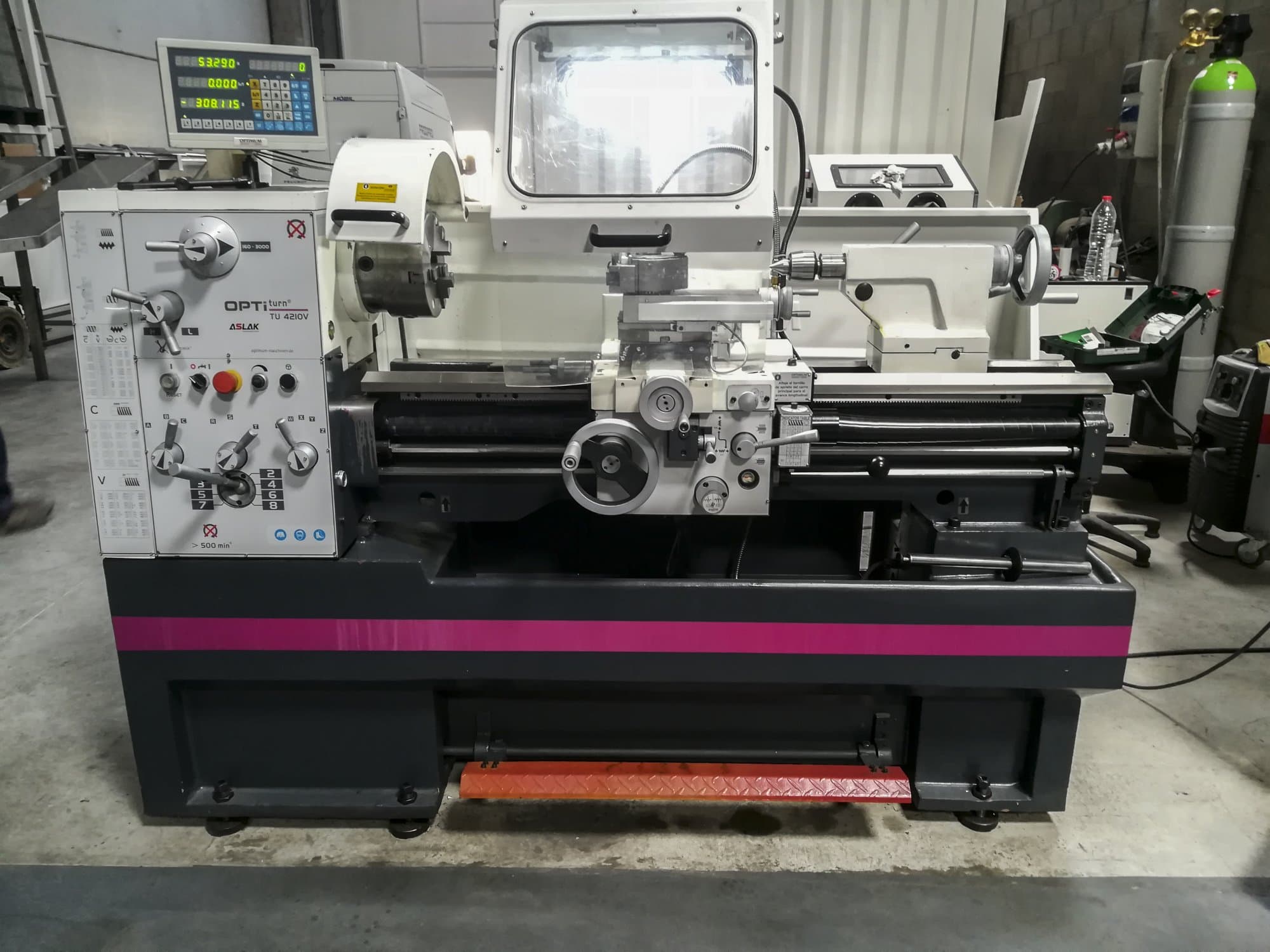 Vooraanzicht  van Optimum TU 4210V machine