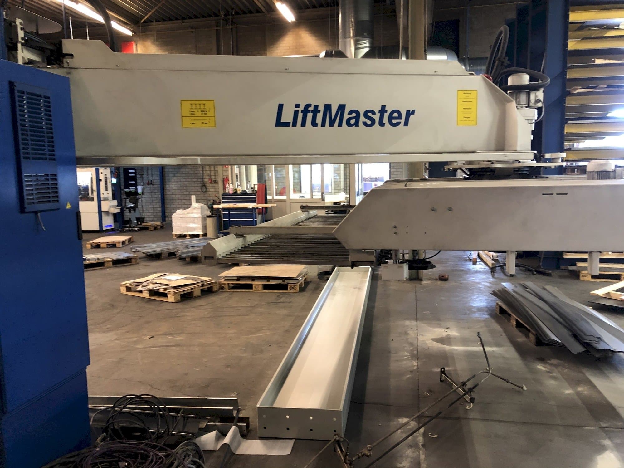Vooraanzicht  van Trumpf Liftmaster  machine