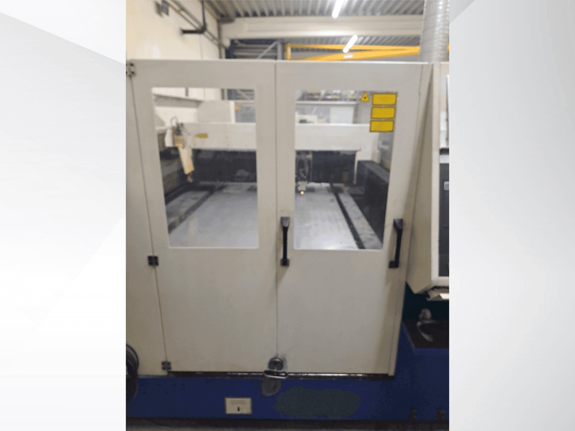 Vooraanzicht  van TRUMPF TRUMATIC 3030  machine