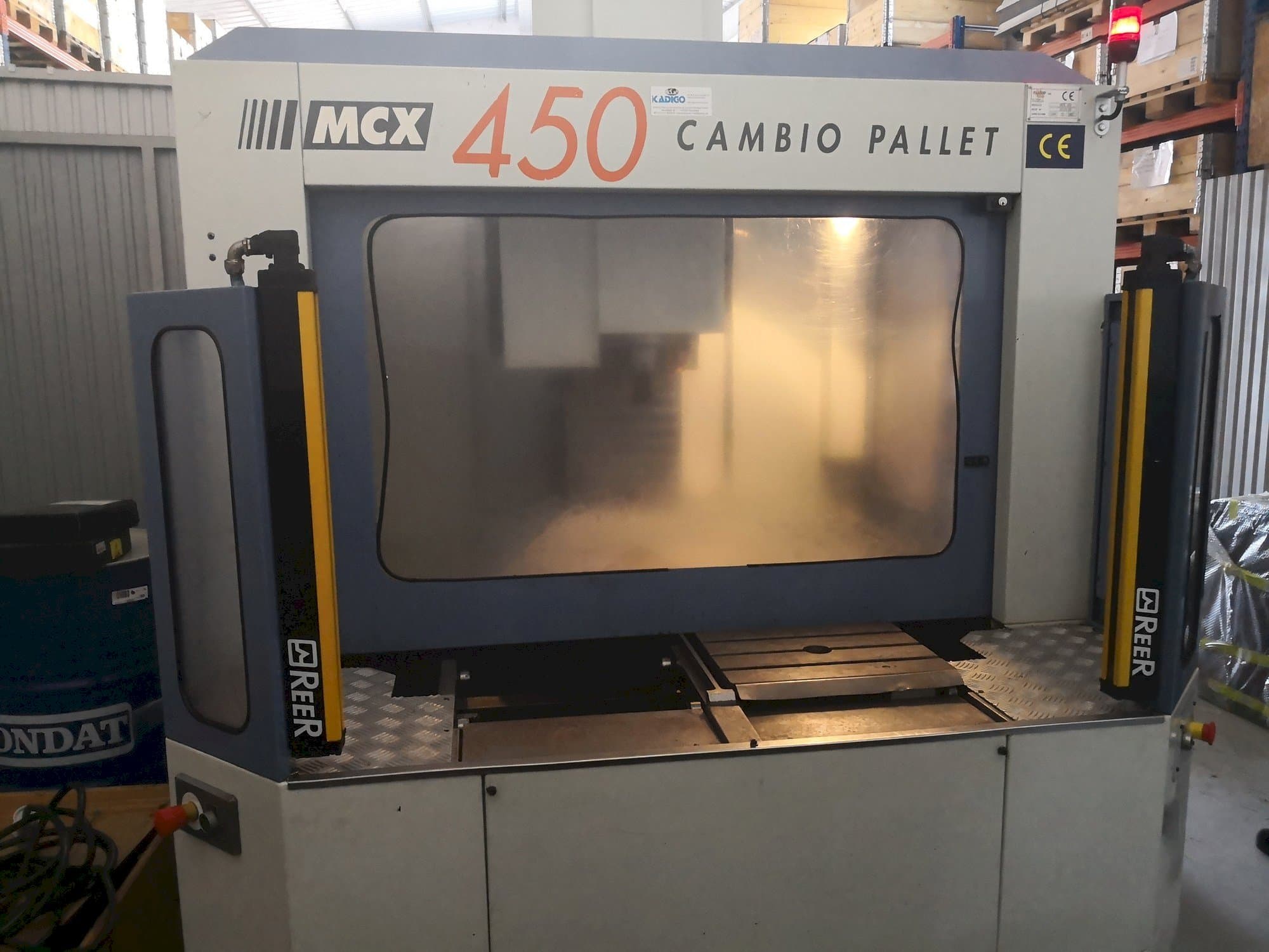 Vooraanzicht  van FAMUP MCX 450  machine