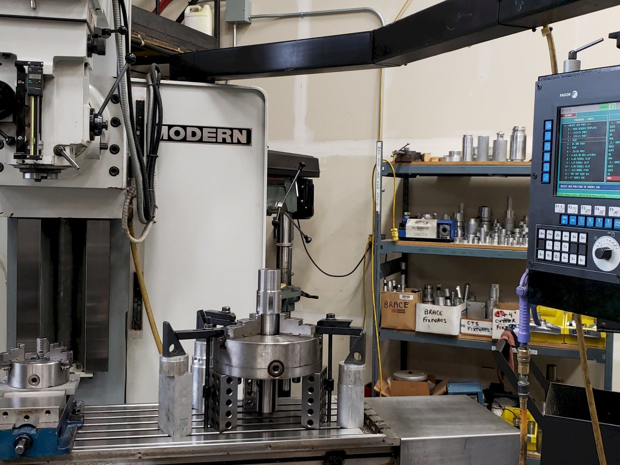 Vooraanzicht  van Modern MB 20  machine