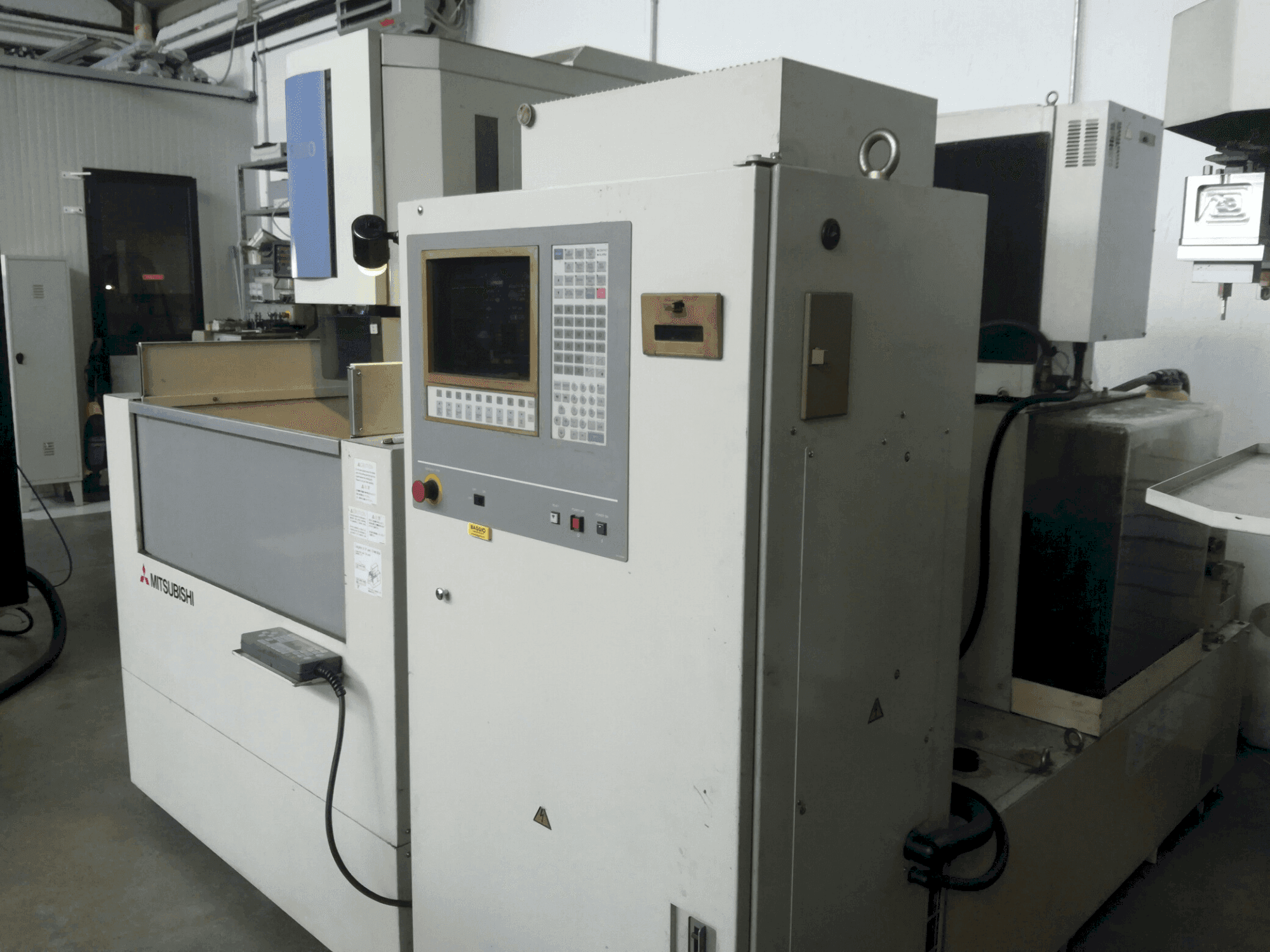 Vooraanzicht  van Mitsubishi FX 20  machine