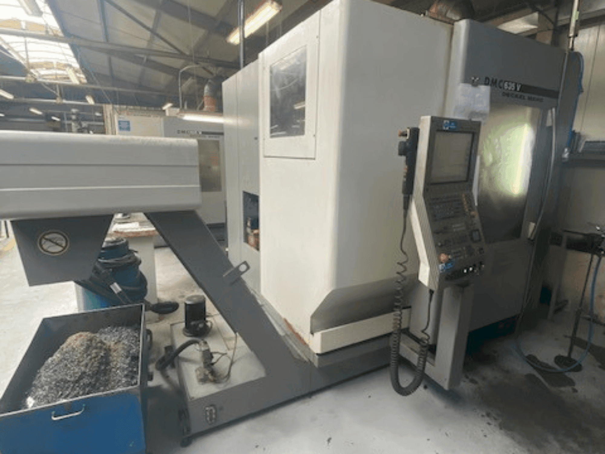 Vooraanzicht  van DMG DECKEL MAHO DMC 635V  machine