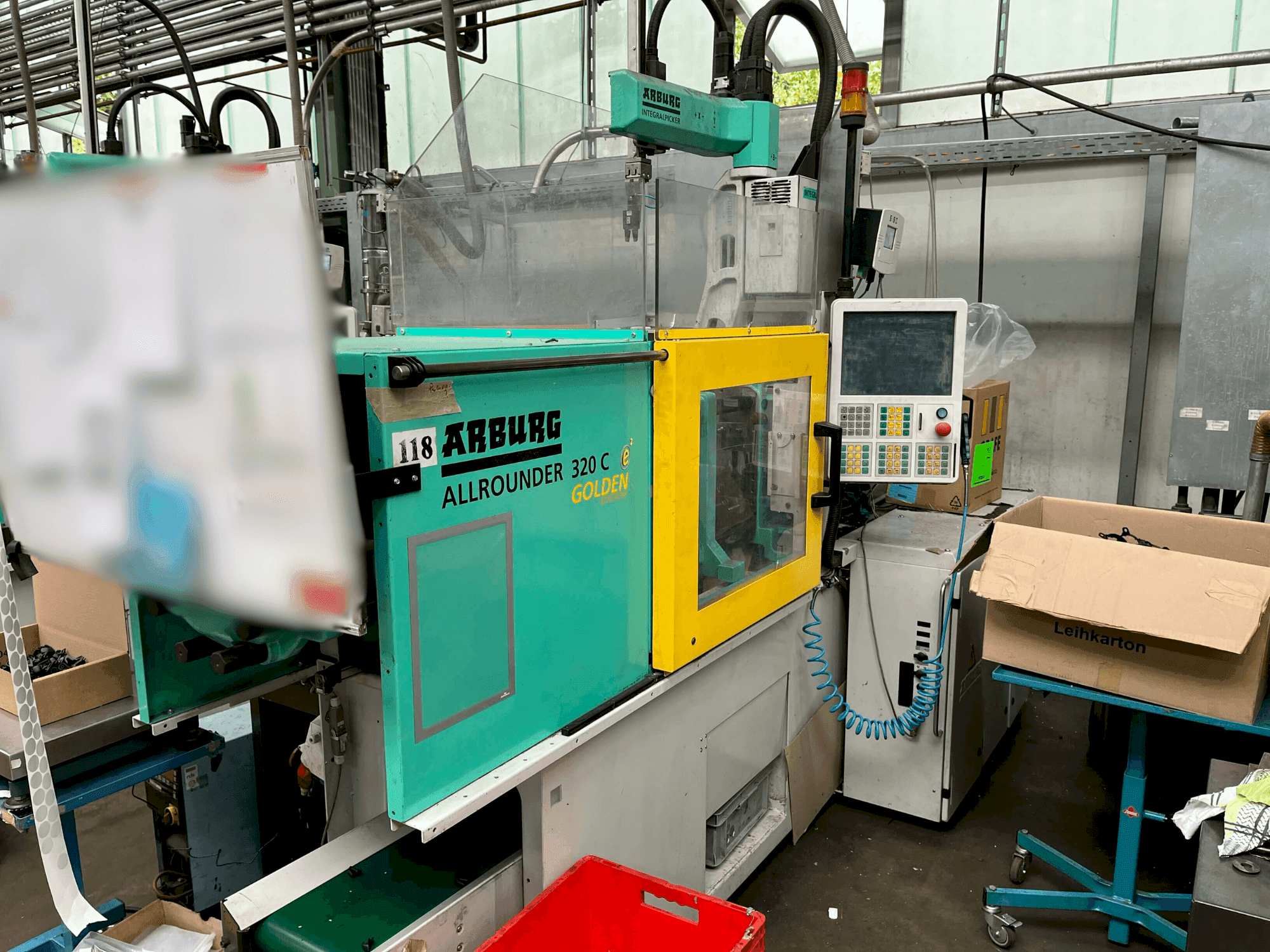 Vooraanzicht  van Arburg Allrounder 320-50 C  machine