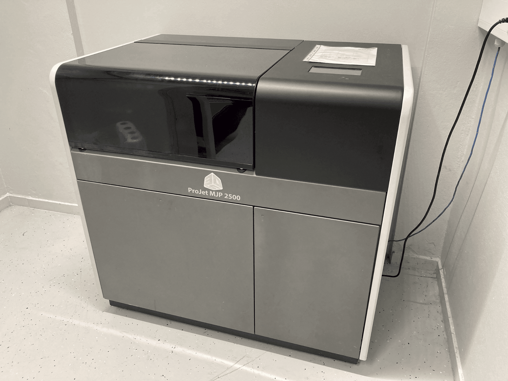 Vooraanzicht  van 3DSYSTEMS Projet 2500 Plus  machine