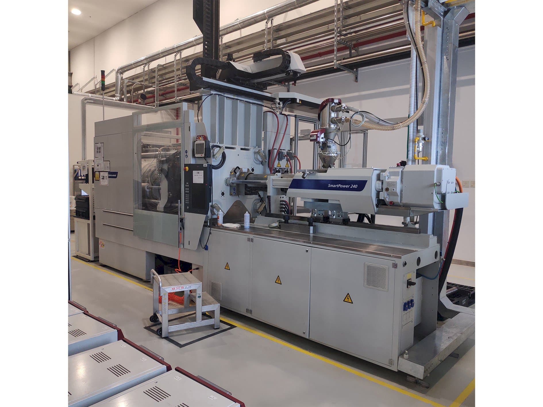 Vooraanzicht  van Battenfeld SmartPower 240-1000  machine