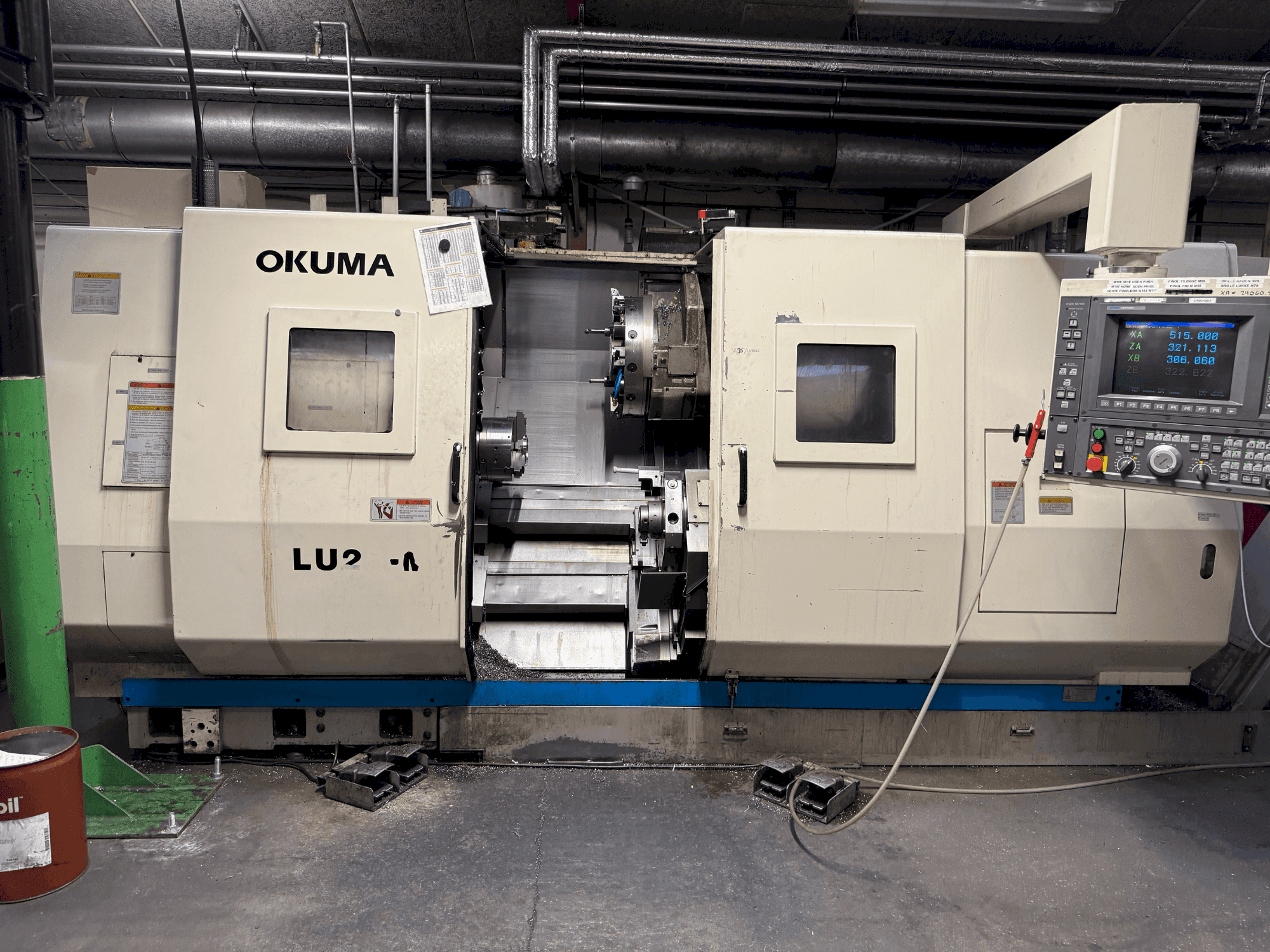 Vooraanzicht  van Okuma LU2-M  machine