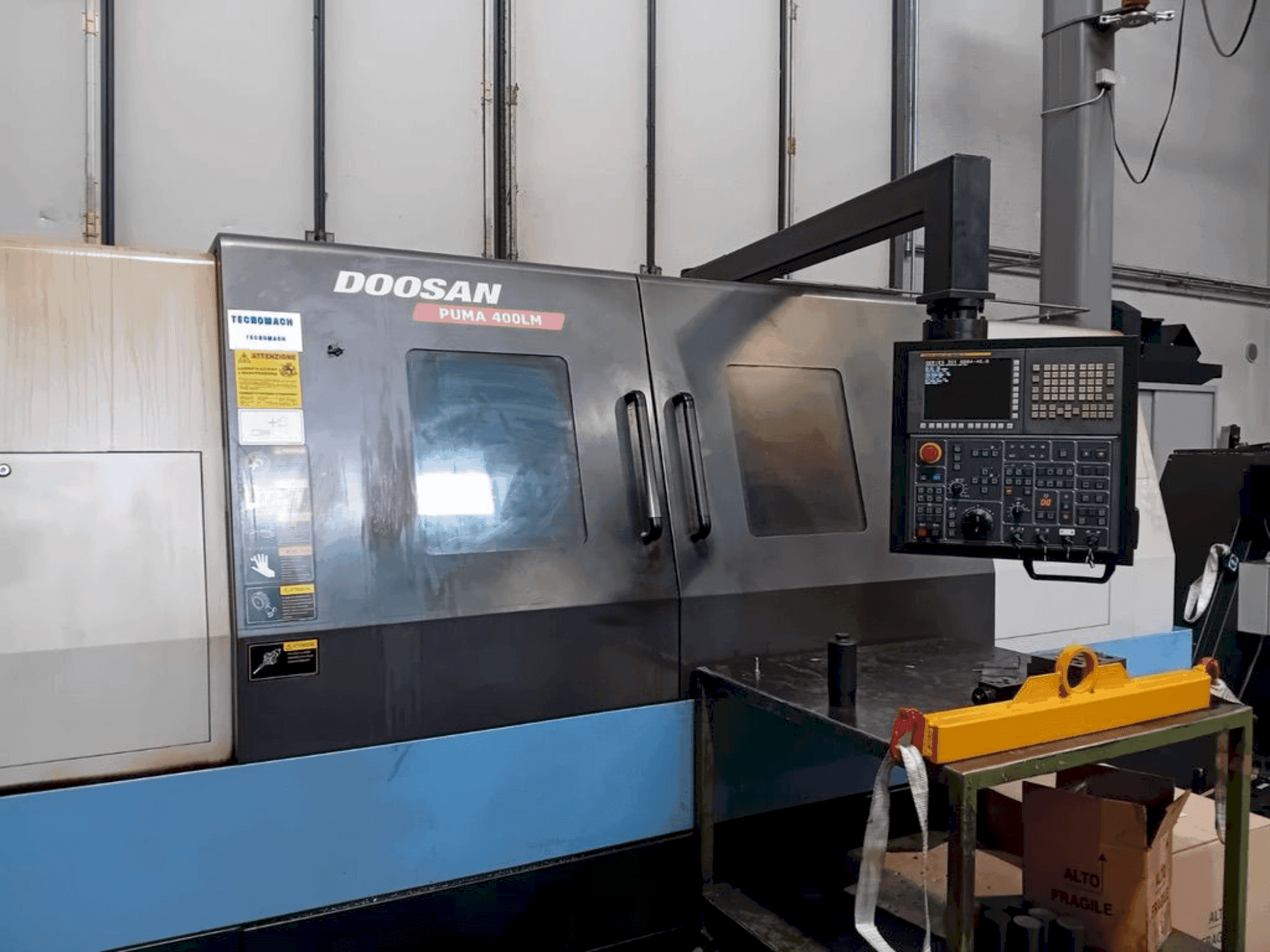 Vooraanzicht  van DOOSAN PUMA 400LM  machine