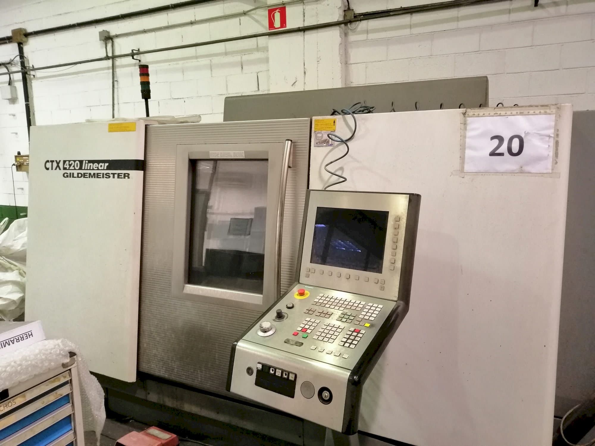 Vooraanzicht  van Gildemeister CTX 400  machine