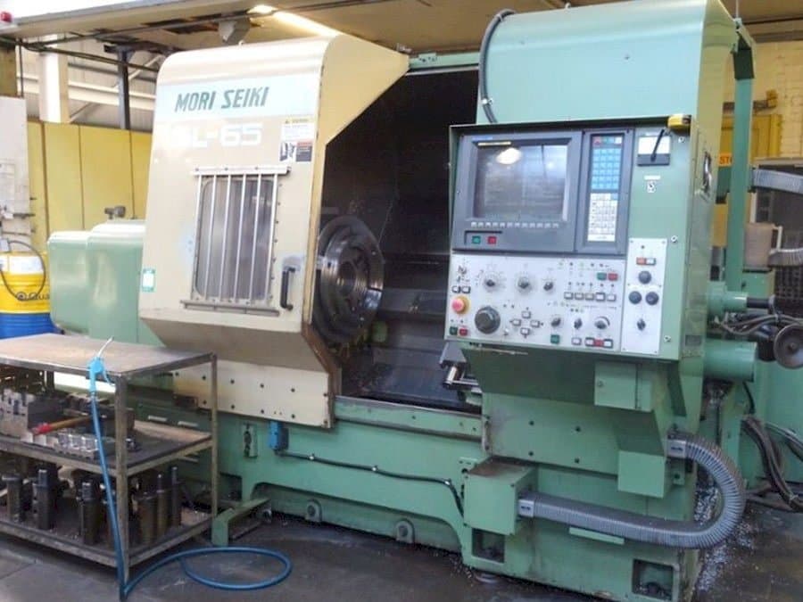 Vooraanzicht  van MORI SEIKI Sl65  machine