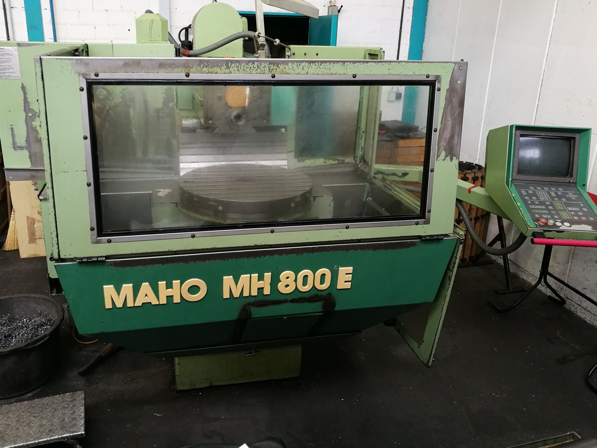 Vooraanzicht  van Maho MH 800 E machine