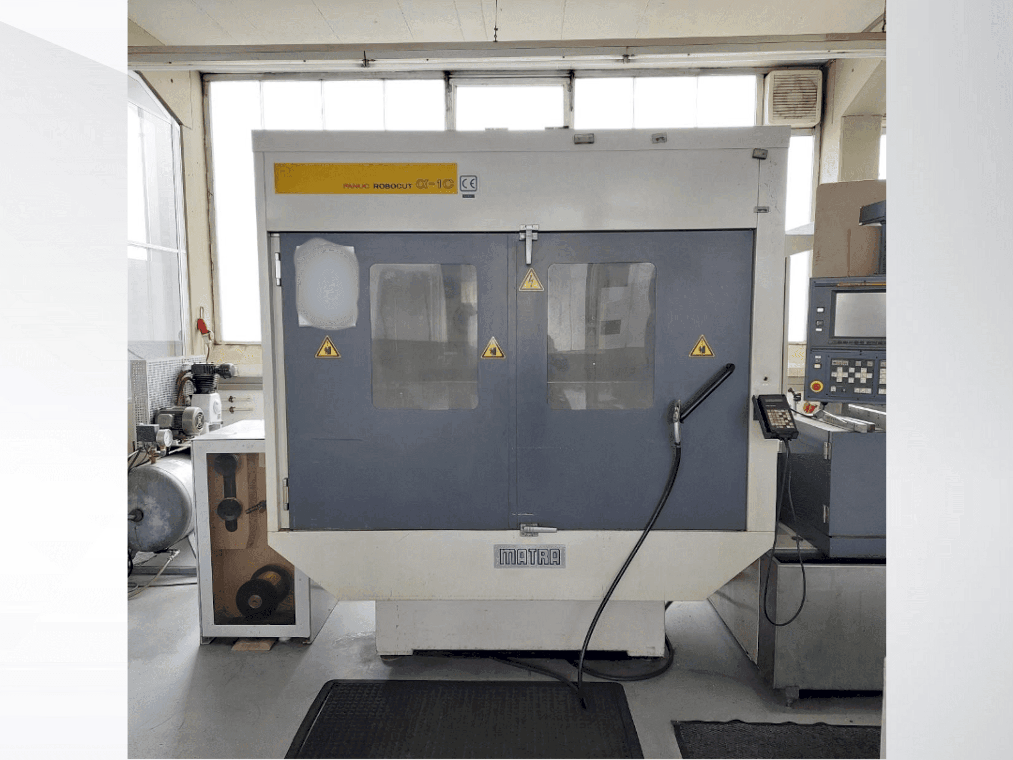 Vooraanzicht  van FANUC Robocut Alpha 1C  machine