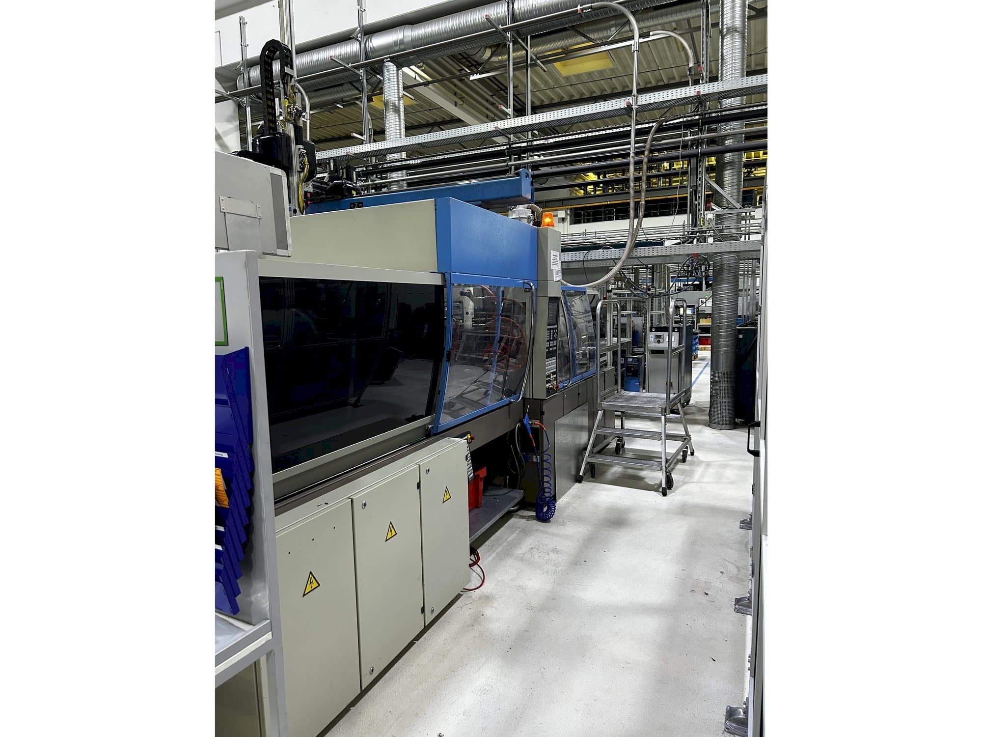 Vooraanzicht  van Engel ES 750/175 HL  machine