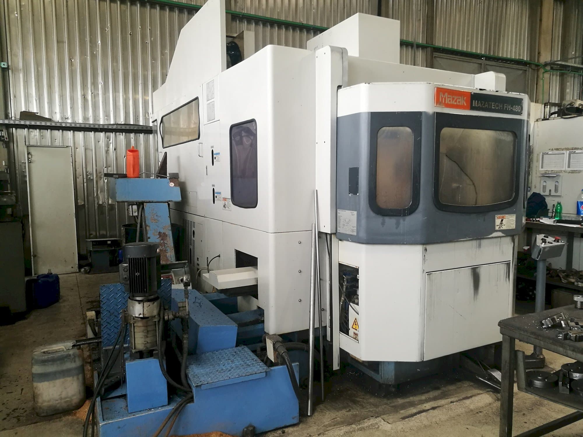 Linkerzijdeaanzicht  van Mazak FH-480  machine