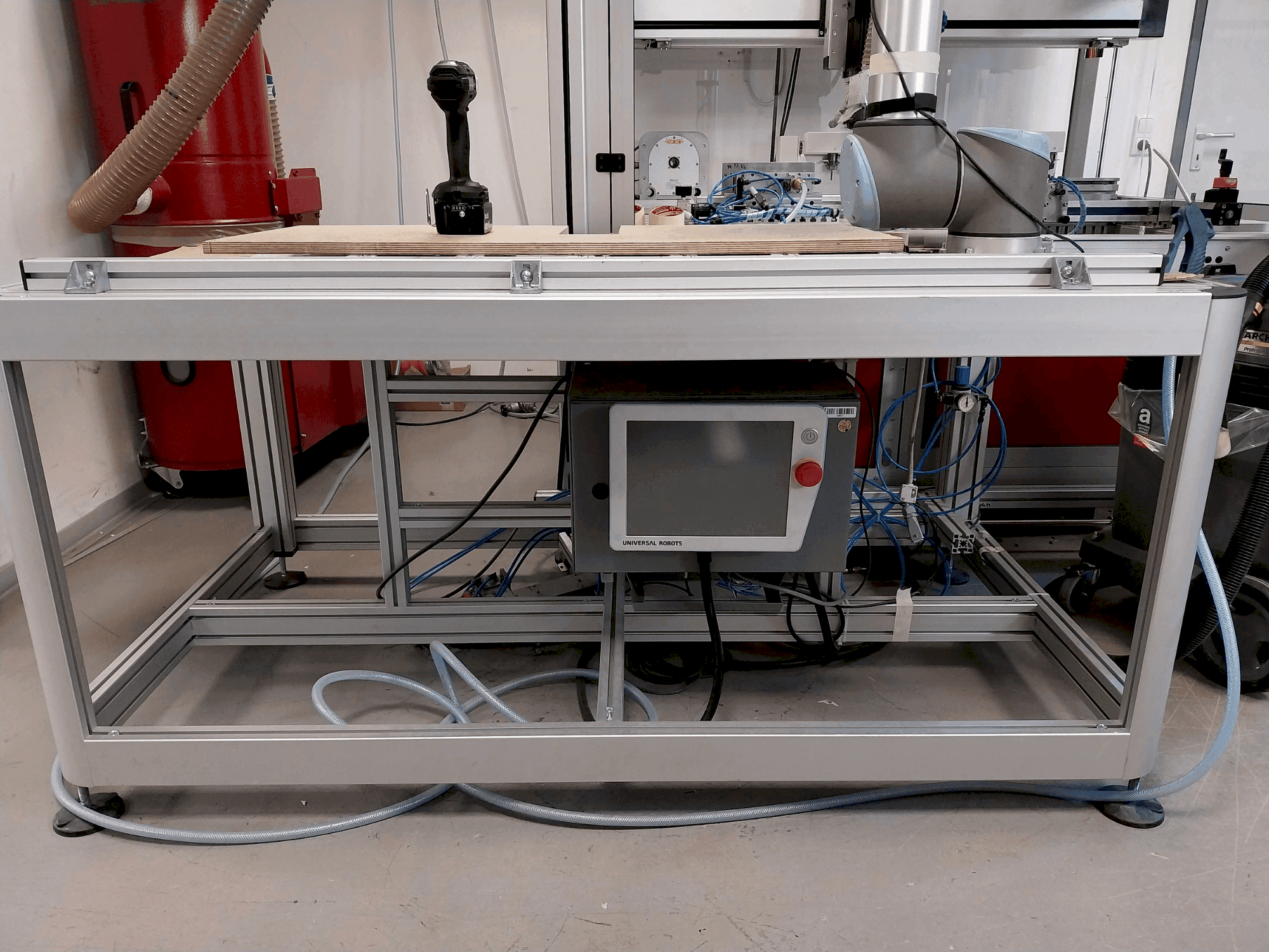 Vooraanzicht  van Universal Robots UR10 CB  machine