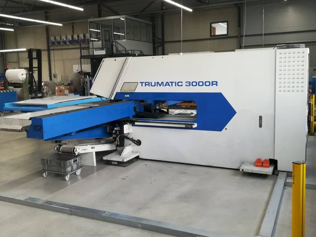 Vooraanzicht  van Trumpf Trumatic 3000R  machine