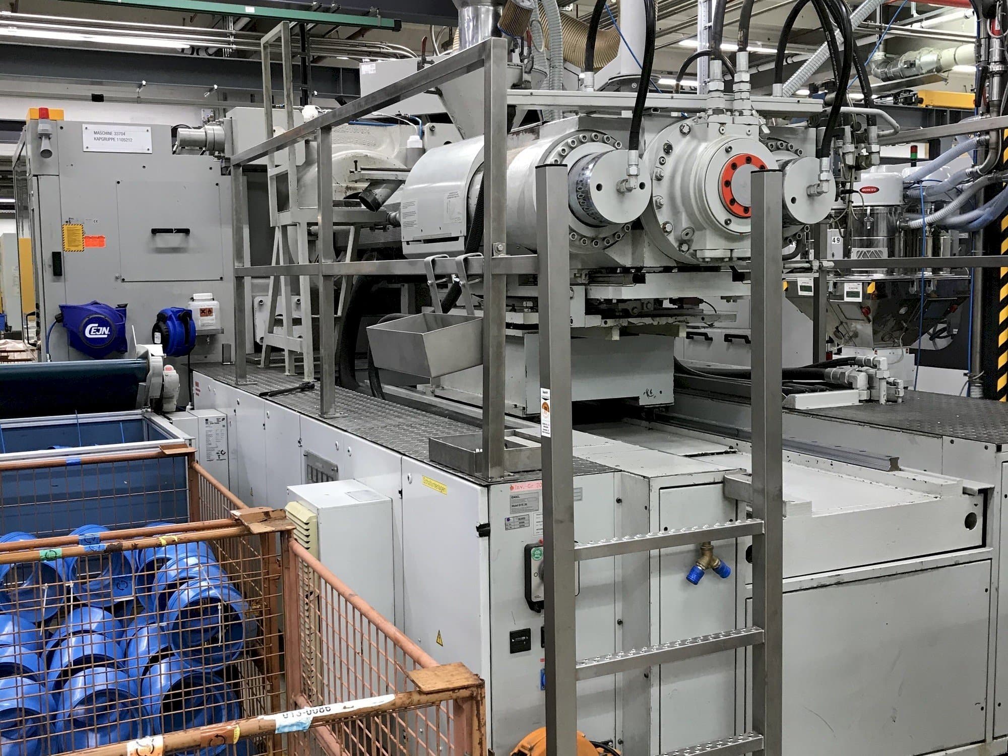 Vooraanzicht  van ENGEL ES 3550/550 EC 100  machine