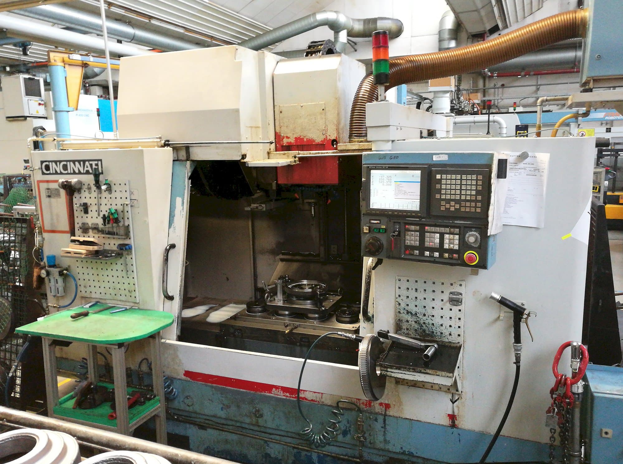 Vooraanzicht  van Cincinnati Sabre 1000 machine