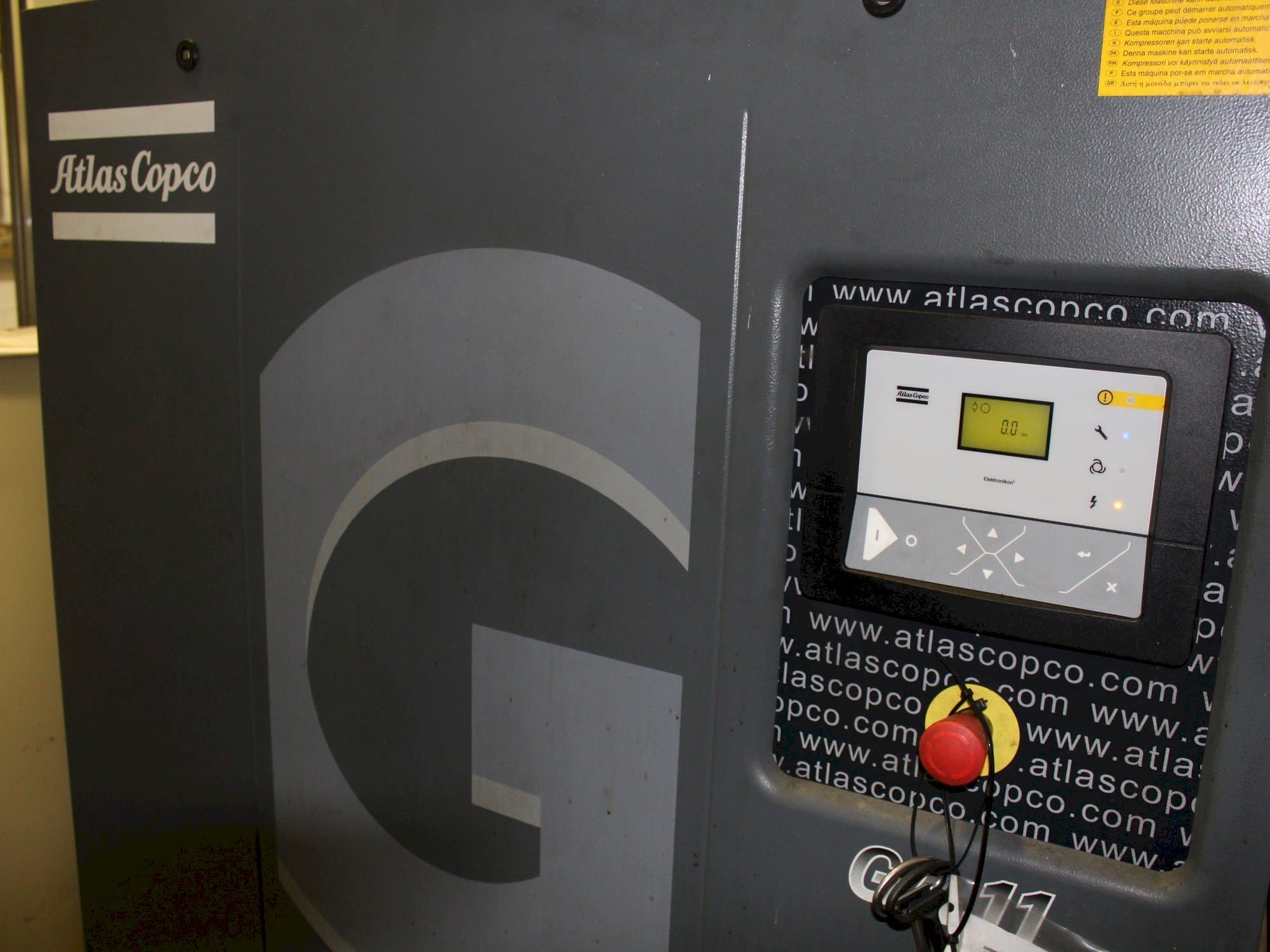 Vooraanzicht  van Atlas Copco GA11  machine